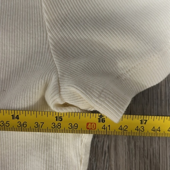 Lauren Ralph Lauren Ruffle V-neck Ribbed Top - Picture 9 of 11